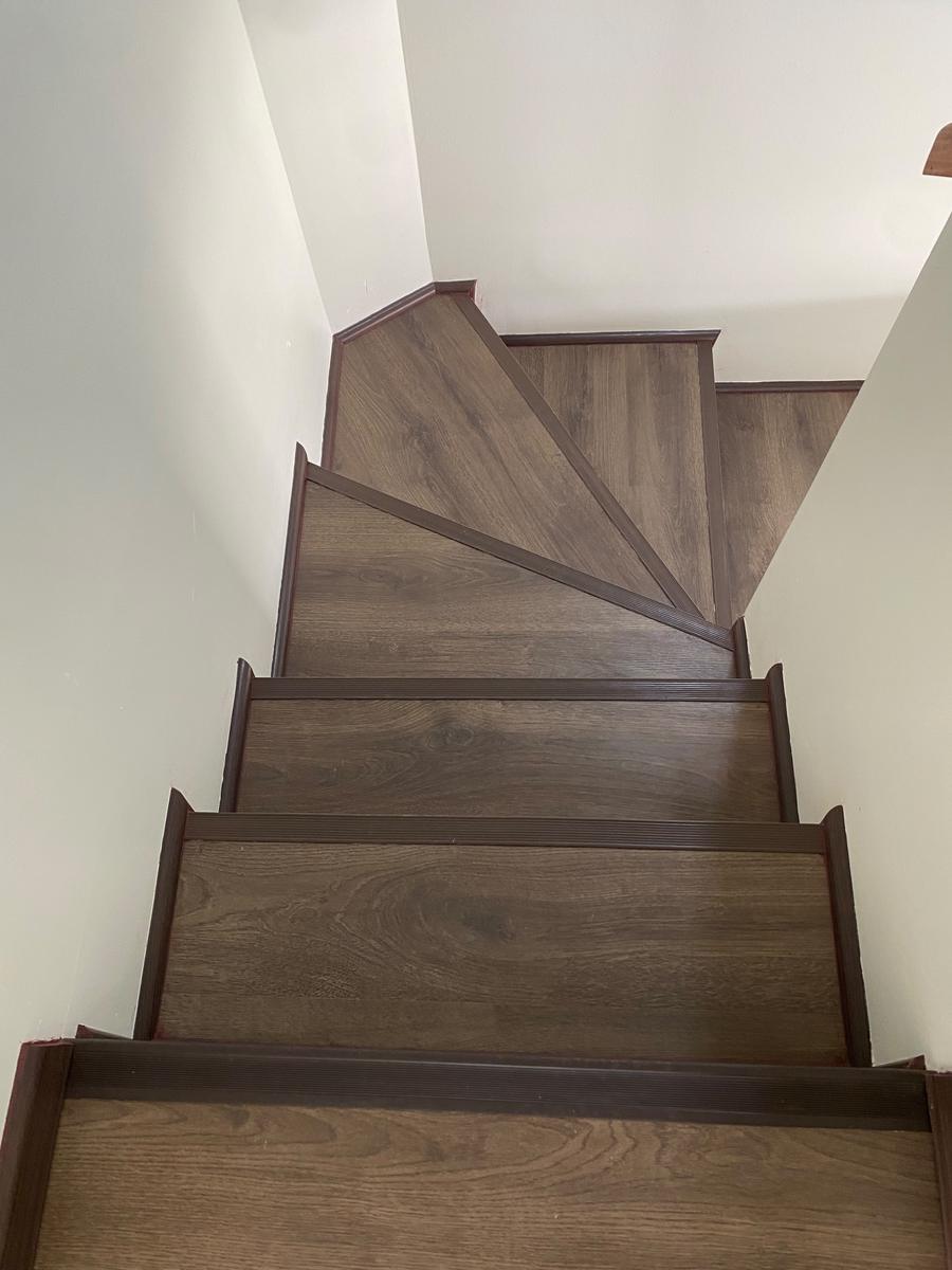 Escalera compensada: cada peldaño cortado a medida